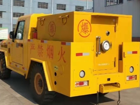 雨花凯龙爆破器材运输车:保障爆破任务的安全运行